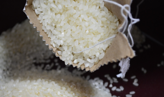 Rýže je hlavní příjem potravy pro více než čtvrtinu lidstva